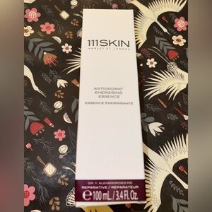 111SKIN Antioxidant Energising Essence - White and Purple